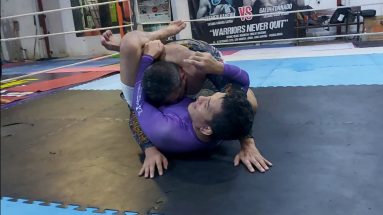 How to do a triangle choke from closed guard.